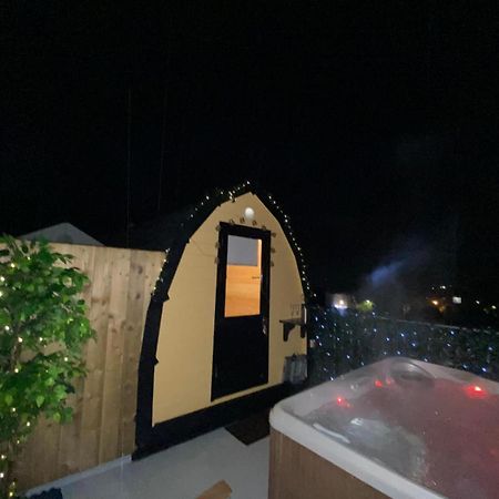 Апартаменты Arch Pod & Hot Tub Карндона Экстерьер фото